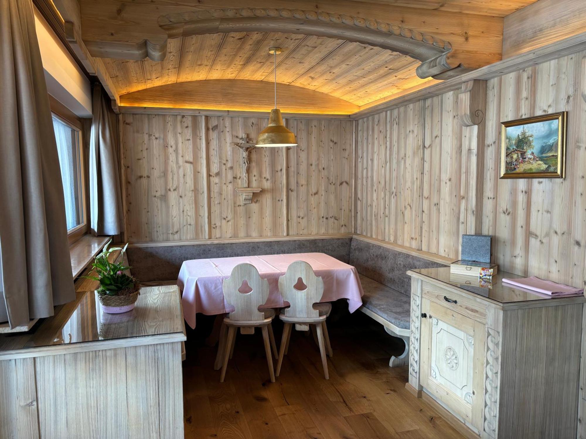 Appartement Rosa Sankt Johann in Tirol Ruang foto